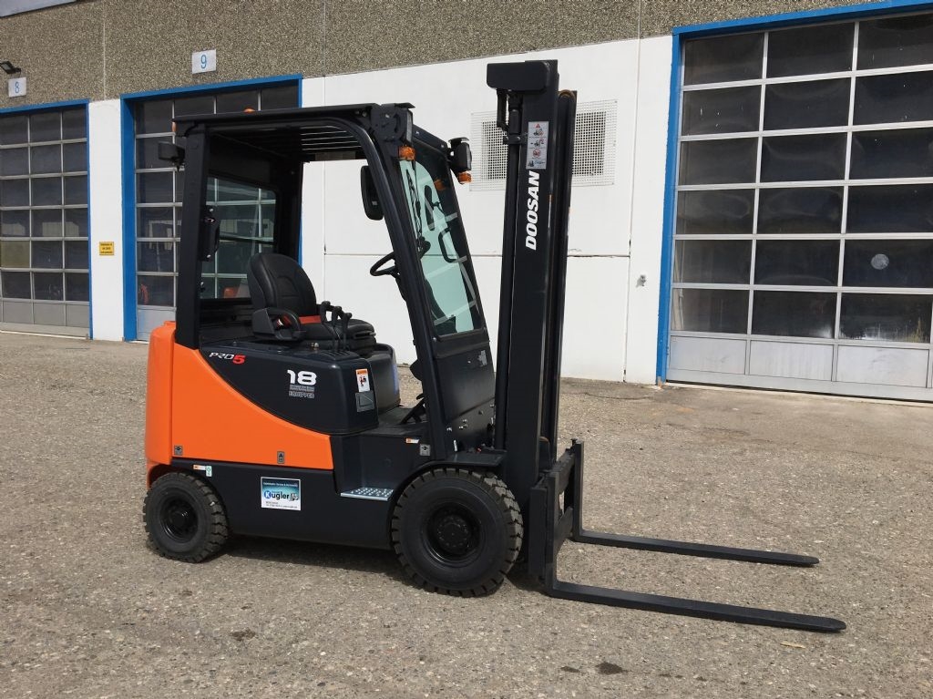 Дизельный погрузчик Doosan D18S-5 - фото №1