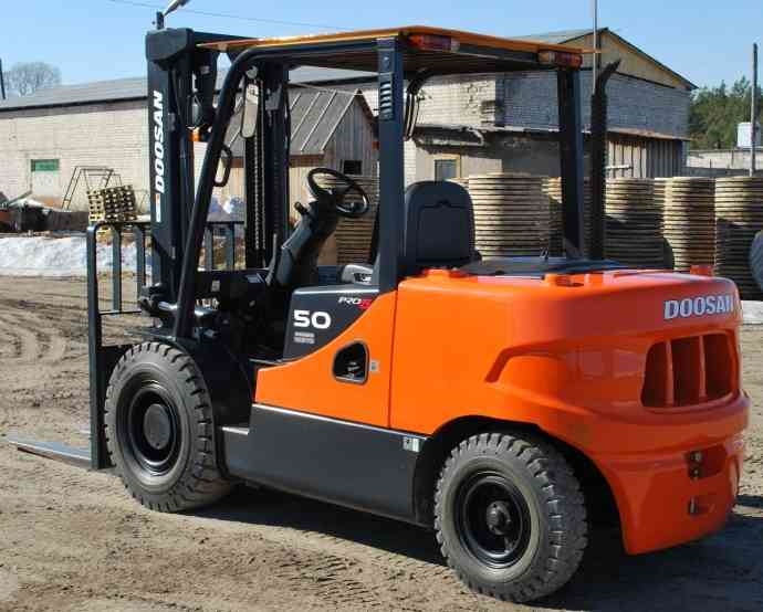 Дизельный погрузчик Doosan D50S-5 - фото №1