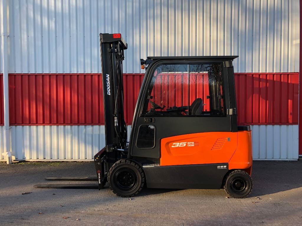 Электропогрузчик Doosan B35X-7 - фото №1