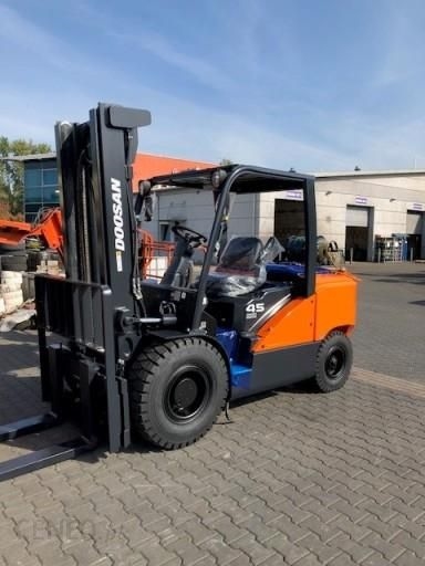 Газбензиновый погрузчик Doosan G45SC-7 - фото №1