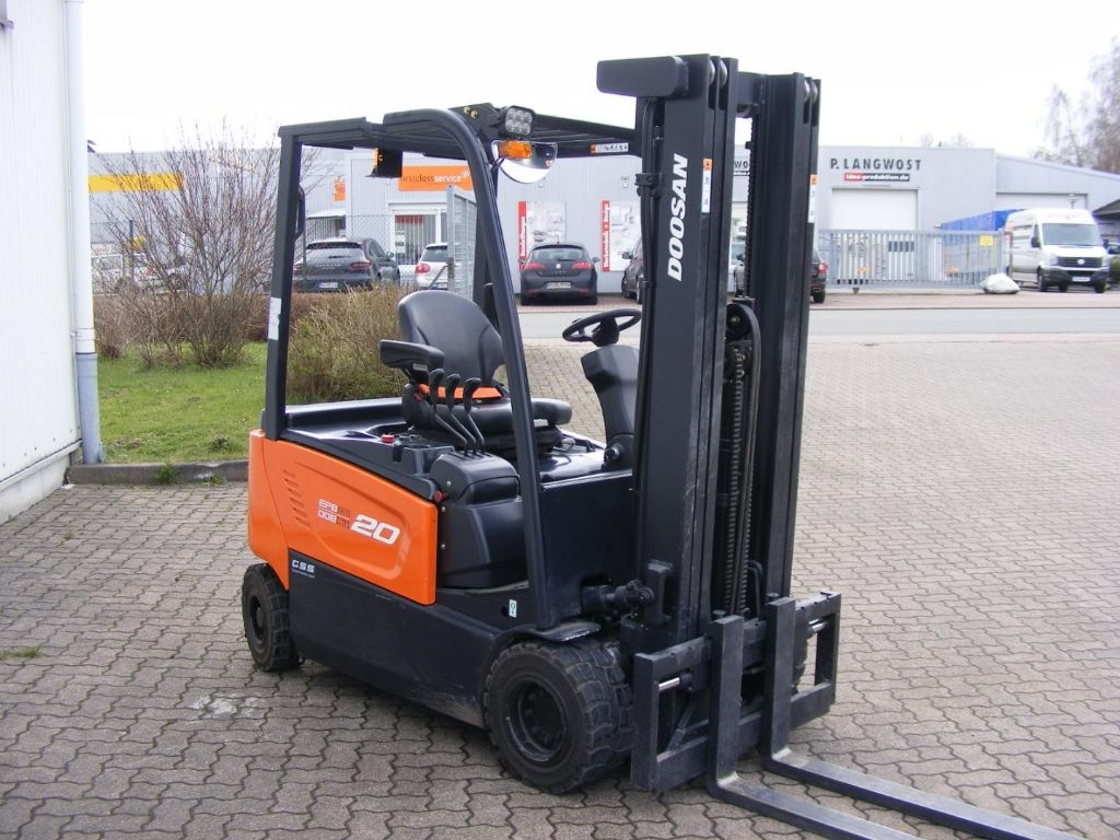 Вилочный электропогрузчик Doosan B20X-7 - фото №1